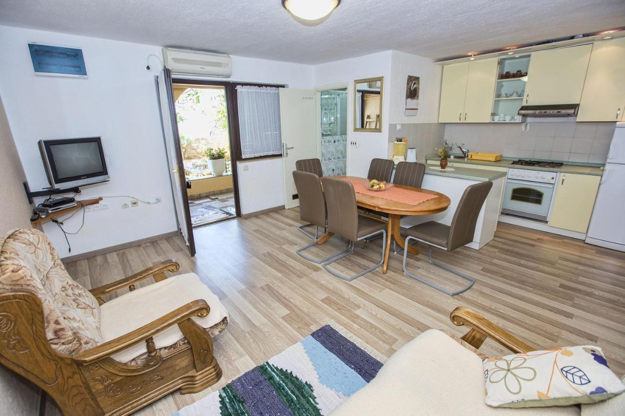 Apartmani Marijana Цезарица Екстериор снимка